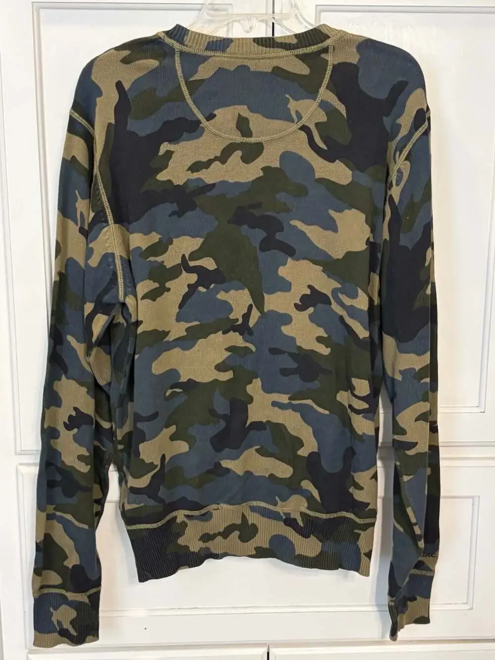 Marc Ecko Cut & Sew Camouflage Sweater Size M Green V-Neck Cotton
